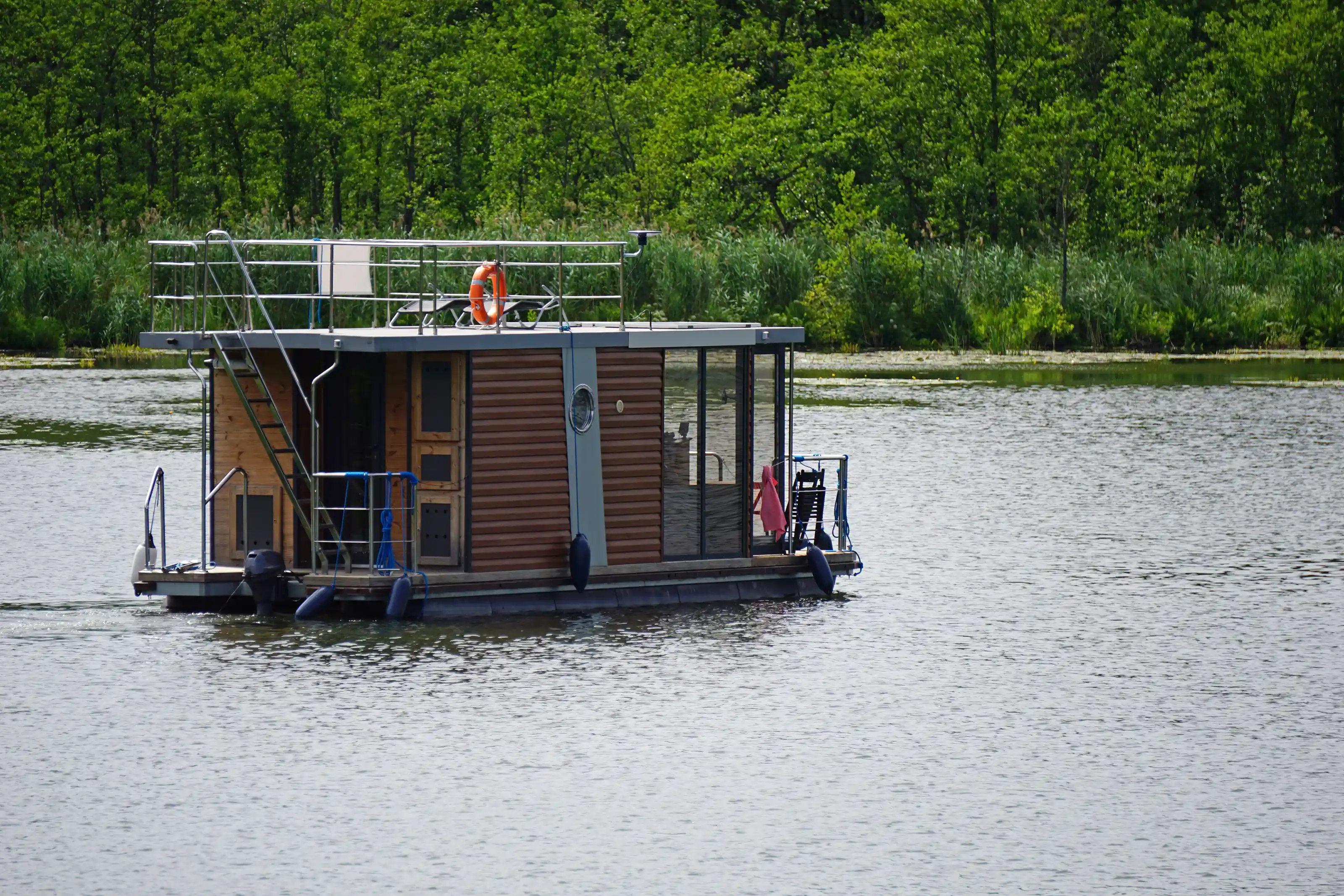 Lead Modular - House Boat